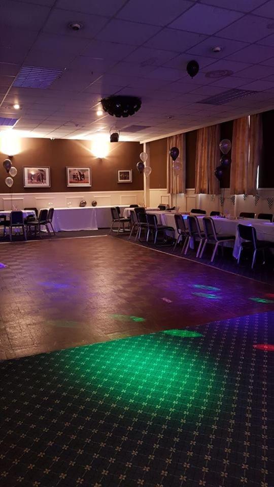 New County Hotel Perth Esterno foto